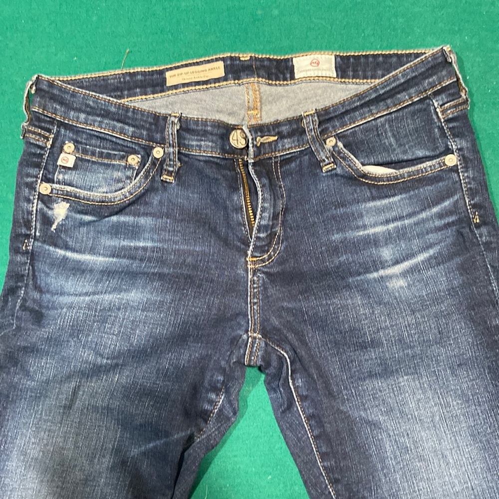 Zip up ankle jeans